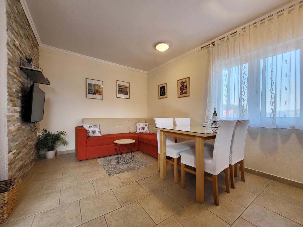 Holiday Home Duje Mali Iž Buitenkant foto